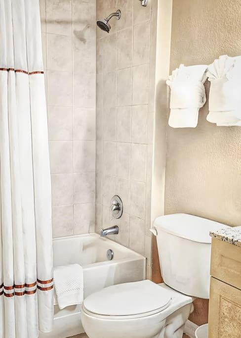 Entire Rental 3-Br Minutes From Disney X8 Hot Tub Apartment 2204 Orlando Ngoại thất bức ảnh